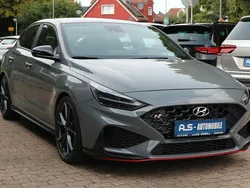 Grau Gebraucht 2022 Hyundai i30 N Performance Limousine | 31.490 € (Etwas zu teuer)
