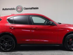 Rot Gebraucht 2023 Alfa Romeo Stelvio Competizione SUV | 42.890 € (Fairer Preis)