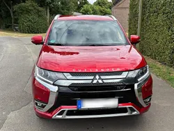 Rot Gebraucht 2020 Mitsubishi Outlander P-HEV SUV | 22.500 € (Fairer Preis)