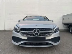Silber Gebraucht 2018 Mercedes A180 AMG line Limousine | 12.500 €