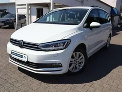 Pure white Gebraucht 2022 VW Touran Comfortline Van / Kleinbus | 25.960 € (Guter Preis)