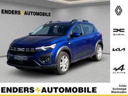 Blau Gebraucht 2024 Dacia Sandero Expression Limousine | 15.790 € (Fairer Preis)