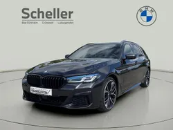 Grau Gebraucht 2022 BMW 530 M Sport Limousine | 41.900 €