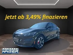 Iridiumschwarz metallic Gebraucht 2022 Ford Mustang Mach-E Premium SUV | 30.990 € (Fairer Preis)