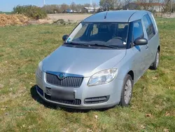 Silber Gebraucht 2009 Skoda Roomster Kombi | 1.950 € (Fairer Preis)