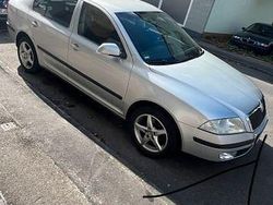 Silber Gebraucht 2006 Skoda Octavia Limousine | 2.300 € (Fairer Preis)