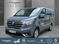 Grau Gebraucht 2024 Renault Trafic Life Van | 46.769 €
