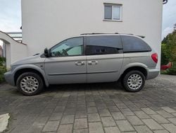 Silber Gebraucht 2001 Chrysler Voyager Van / Kleinbus | 1.950 € (Guter Preis)