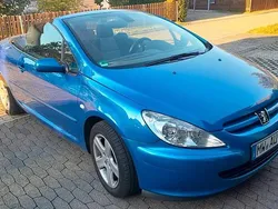 Blau Gebraucht 2005 Peugeot 307 CC Cabrio | 1.990 €