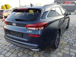 Sailingblau perleffect Gebraucht 2024 Hyundai i30 Edition Kombi | 24.740 € (Guter Preis)