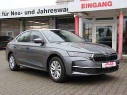 Graphitgrau Gebraucht 2025 Skoda Octavia Selection Limousine | 27.450 € (Fairer Preis)