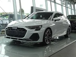 Gletscherweiß metallic Gebraucht 2024 Audi A3 Sportback S-Line Limousine | 37.445 € (Guter Preis)