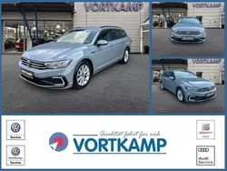Grau Gebraucht 2022 VW Passat GTE Kombi | 18.890 € (Guter Preis)