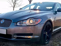 Gold Gebraucht 2010 Jaguar XF Limousine | 9.900 € (Etwas zu teuer)