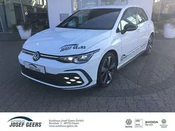 Weiß Gebraucht 2022 VW Golf VIII Style Limousine | 27.225 € (Etwas zu teuer)