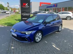 Blau Gebraucht 2023 VW Golf VIII R-line Limousine | 26.900 € (Superpreis)