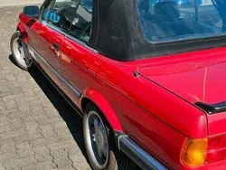 Rot Gebraucht 1989 BMW 320 Cabriolet Cabrio | 11.980 €