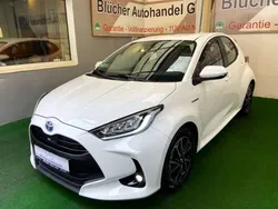 Weiß Gebraucht 2021 Toyota Yaris Hybrid Team Kleinwagen | 18.950 € (Fairer Preis)