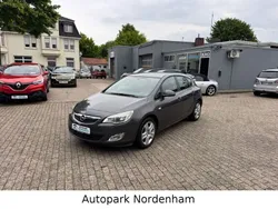 Grau Gebraucht 2011 Opel Astra Design Edition Limousine | 4.950 € (Fairer Preis)