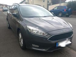Grau Gebraucht 2015 Ford Focus Kombi | 4.999 € (Fairer Preis)