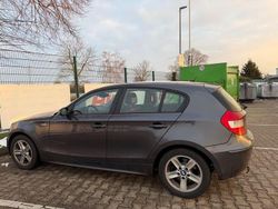 Grau Gebraucht 2005 BMW 120 Kleinwagen | 4.400 € (Fairer Preis)