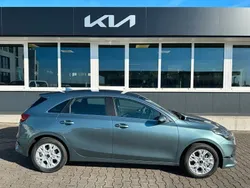 Grün Neu 2025 Kia Ceed Limousine | 23.590 € (Fairer Preis)