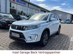 Weiß Gebraucht 2021 Suzuki Vitara Comfort SUV | 19.490 € (Fairer Preis)