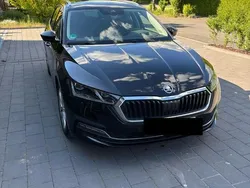Schwarz Gebraucht 2020 Skoda Octavia First Edition Kombi | 21.890 € (Fairer Preis)