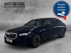 Blau Gebraucht 2024 BMW 530e M Sport Limousine | 71.992 €