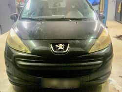 Schwarz Gebraucht 2005 Peugeot 207 Kleinwagen | 800 €