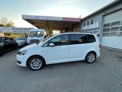 Weiß Gebraucht 2015 VW Touran Comfortline Van / Kleinbus | 8.600 € (Guter Preis)