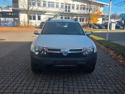 Weiß Gebraucht 2011 Dacia Duster Lauréate SUV | 4.100 € (Teuer)