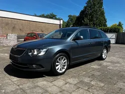 Metalgrau metallic Gebraucht 2015 Skoda Superb Ambition Kombi | 7.950 € (Superpreis)