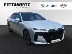 Brooklyn grau metallic Gebraucht 2024 BMW i7 M Sport Limousine | 88.900 € (Etwas zu teuer)