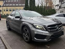 Grau Gebraucht 2016 Mercedes GLA200 AMG line SUV | 17.500 € (Fairer Preis)