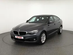 Grau Gebraucht 2020 BMW 320 | 22.990 € (Guter Preis)
