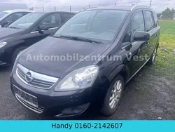 Schwarz Gebraucht 2010 Opel Zafira Design Edition Van / Kleinbus | 4.490 € (Fairer Preis)