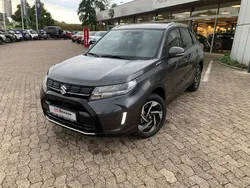 Titan dark gray Gebraucht 2024 Suzuki Vitara Comfort+ SUV | 26.699 € (Teuer)