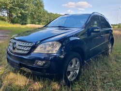 Blau Gebraucht 2006 Mercedes ML420 SUV | 13.500 €