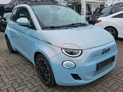 Colore esterno (himmel blau) Gebraucht 2021 Fiat 500e La Prima Cabrio | 19.999 € (Fairer Preis)