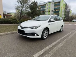 Toyota Auris Hybrid