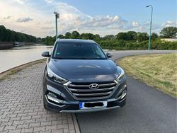 Grau Gebraucht 2017 Hyundai Tucson SUV | 15.300 €