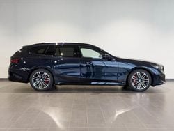 Carbonschwarz metallic Gebraucht 2025 BMW 540 M Sport Kombi | 69.690 € (Superpreis)