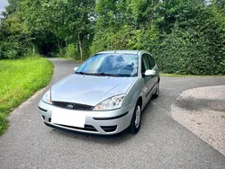 Silber Gebraucht 2002 Ford Focus Finesse Limousine | 2.690 € (Etwas zu teuer)