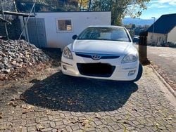 Weiß Gebraucht 2008 Hyundai i30 Kombi | 2.950 € (Etwas zu teuer)