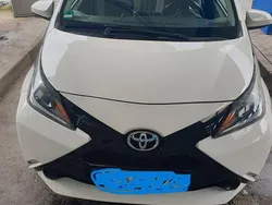Weiß Gebraucht 2018 Toyota Aygo Kleinwagen | 7.700 € (Fairer Preis)