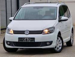 Weiß Gebraucht 2014 VW Touran Life Van / Kleinbus | 6.490 € (Fairer Preis)