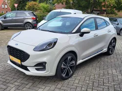 Metropolisweißmetallic Gebraucht 2021 Ford Puma ST-Line Coupé | 21.985 € (Etwas zu teuer)