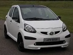 Weiß Gebraucht 2010 Toyota Aygo Cool Kleinwagen | 3.499 € (Fairer Preis)