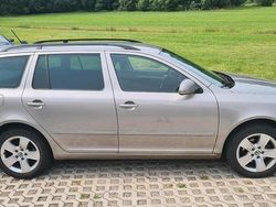 Beige Gebraucht 2013 Skoda Octavia Kombi | 5.999 € (Superpreis)